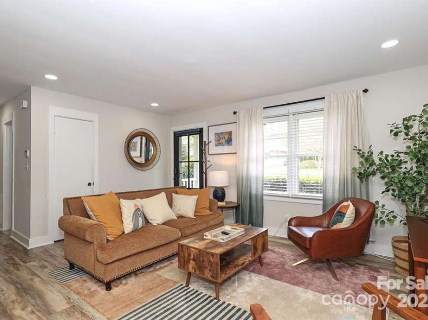 934 Herrin Avenue, Charlotte, NC 28205.  MLS# CAR4282525, YatesRealty ID 27031. 