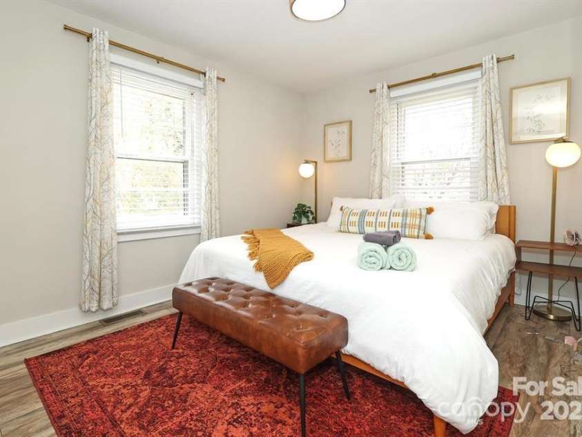 934 Herrin Avenue, Charlotte, NC 28205.  MLS# CAR4282525, YatesRealty ID 27031. 