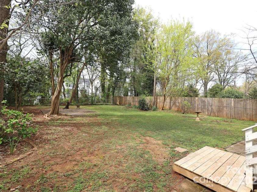 934 Herrin Avenue, Charlotte, NC 28205.  MLS# CAR4282525, YatesRealty ID 27031. 