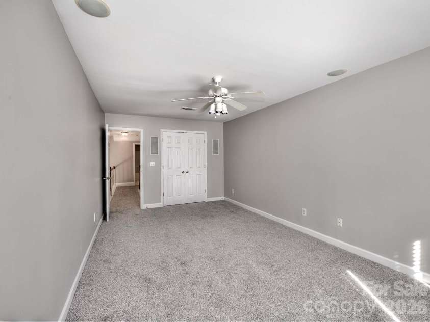 16009 Cranleigh Drive, Huntersville, NC 28078.  MLS# CAR4344485, YatesRealty ID 27032. 