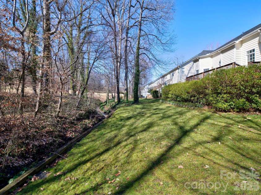 16009 Cranleigh Drive, Huntersville, NC 28078.  MLS# CAR4344485, YatesRealty ID 27032. 