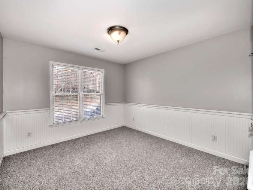 16009 Cranleigh Drive, Huntersville, NC 28078.  MLS# CAR4344485, YatesRealty ID 27032. 