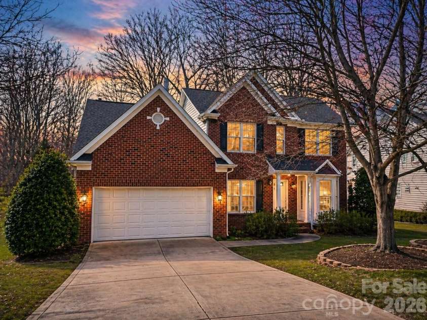 16009 Cranleigh Drive, Huntersville, NC 28078.  MLS# CAR4344485, YatesRealty ID 27032. 
