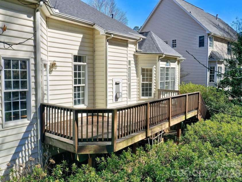 16009 Cranleigh Drive, Huntersville, NC 28078.  MLS# CAR4344485, YatesRealty ID 27032. Great deck for entertaining or a cookout