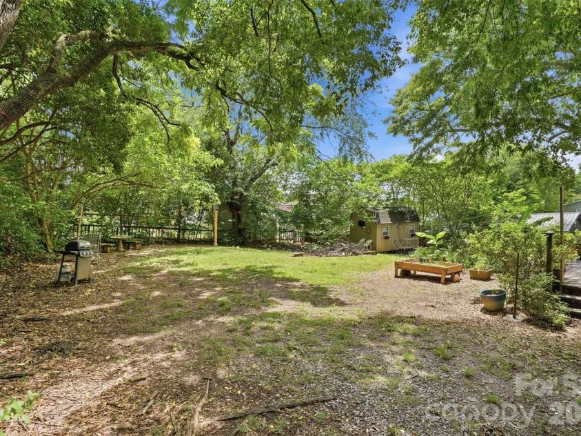 1815 Hemlock Avenue, Gastonia, NC 28054.  MLS# CAR4383647, YatesRealty ID 27033. Backyard Space