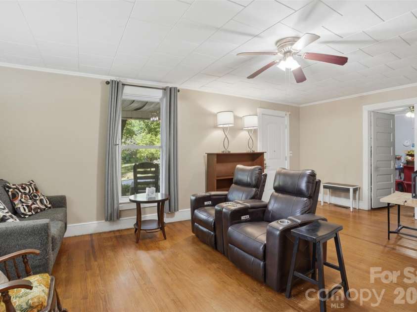 1815 Hemlock Avenue, Gastonia, NC 28054.  MLS# CAR4383647, YatesRealty ID 27033. Living Room