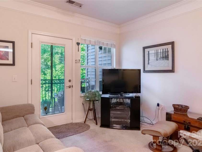332 Appeldoorn Circle, Asheville, NC 28803.  MLS# CAR4279509, YatesRealty ID 27033. 