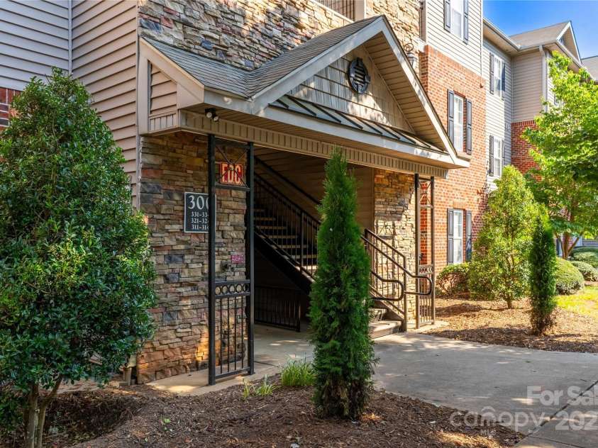 332 Appeldoorn Circle, Asheville, NC 28803.  MLS# CAR4279509, YatesRealty ID 27033. 