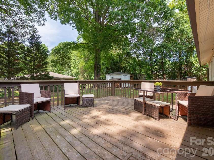 4300 Dowling Drive, Charlotte, NC 28205.  MLS# CAR4382193, YatesRealty ID 27034. Nice Large Deck lets you enjoy sun and shade