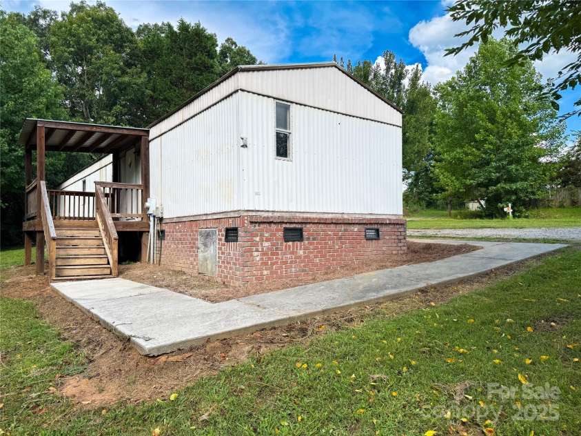 7298 Palm Tree Drive, Vale, NC 28168.  MLS# CAR4282644, YatesRealty ID 27035. 