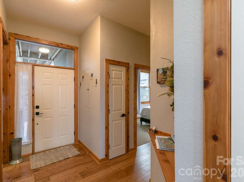 10 Stoney Falls Loop, Burnsville, NC 28714.  MLS# CAR4364156, YatesRealty ID 27036. 