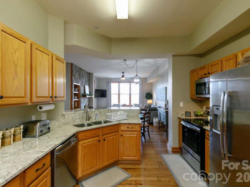 10 Stoney Falls Loop, Burnsville, NC 28714.  MLS# CAR4364156, YatesRealty ID 27036. 