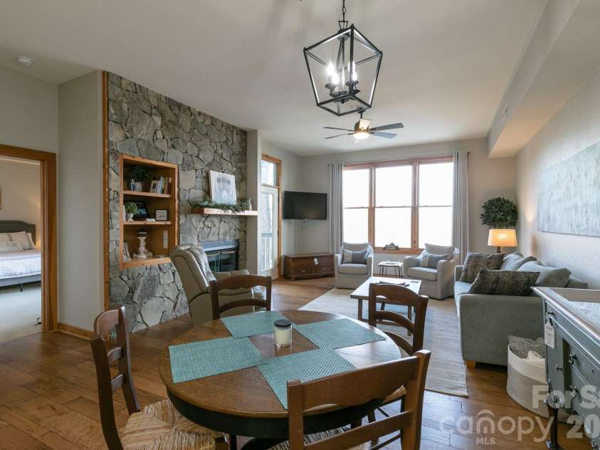 10 Stoney Falls Loop, Burnsville, NC 28714.  MLS# CAR4364156, YatesRealty ID 27036. 