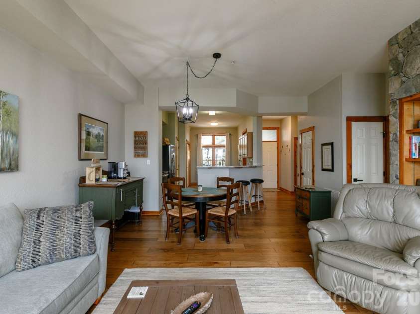 10 Stoney Falls Loop, Burnsville, NC 28714.  MLS# CAR4364156, YatesRealty ID 27036. 