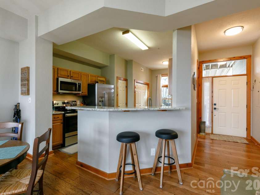 10 Stoney Falls Loop, Burnsville, NC 28714.  MLS# CAR4364156, YatesRealty ID 27036. 