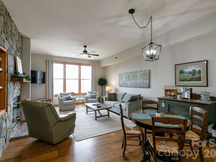 10 Stoney Falls Loop, Burnsville, NC 28714.  MLS# CAR4364156, YatesRealty ID 27036. 
