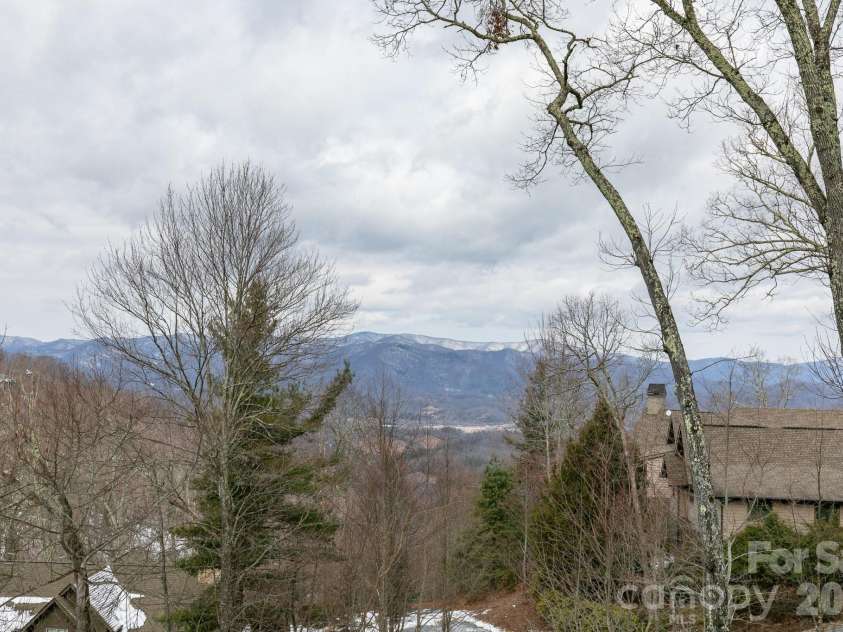 10 Stoney Falls Loop, Burnsville, NC 28714.  MLS# CAR4364156, YatesRealty ID 27036. 
