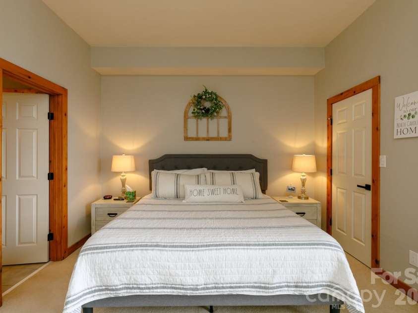 10 Stoney Falls Loop, Burnsville, NC 28714.  MLS# CAR4364156, YatesRealty ID 27036. 