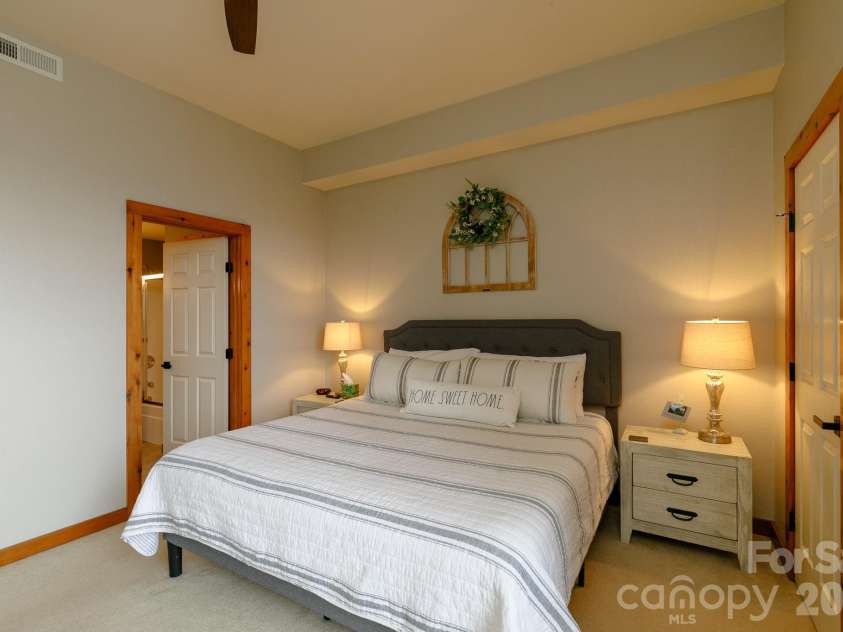 10 Stoney Falls Loop, Burnsville, NC 28714.  MLS# CAR4364156, YatesRealty ID 27036. 