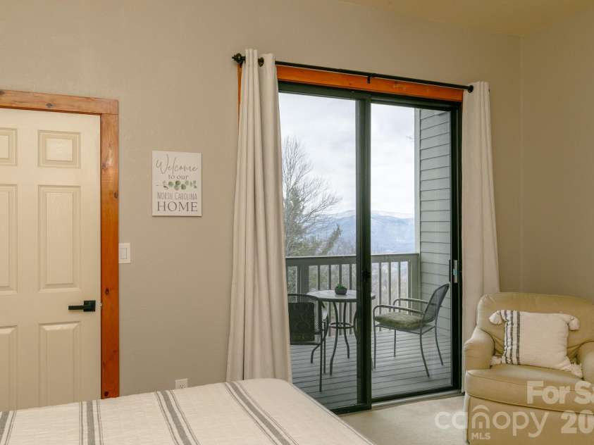 10 Stoney Falls Loop, Burnsville, NC 28714.  MLS# CAR4364156, YatesRealty ID 27036. 