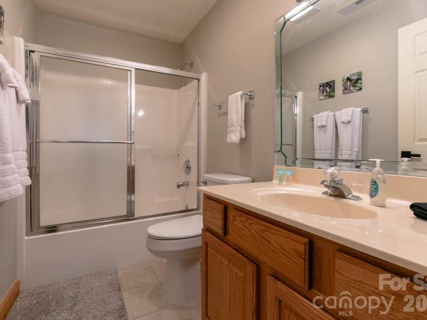 10 Stoney Falls Loop, Burnsville, NC 28714.  MLS# CAR4364156, YatesRealty ID 27036. 