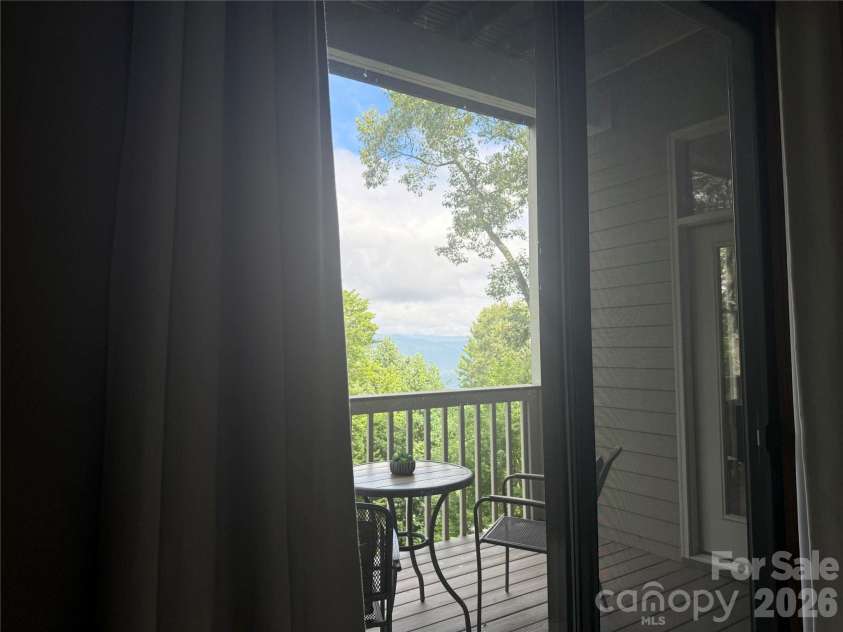 10 Stoney Falls Loop, Burnsville, NC 28714.  MLS# CAR4364156, YatesRealty ID 27036. 