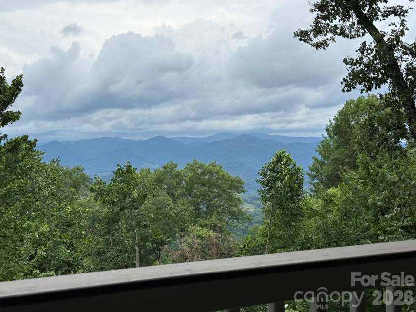 10 Stoney Falls Loop, Burnsville, NC 28714.  MLS# CAR4364156, YatesRealty ID 27036. 