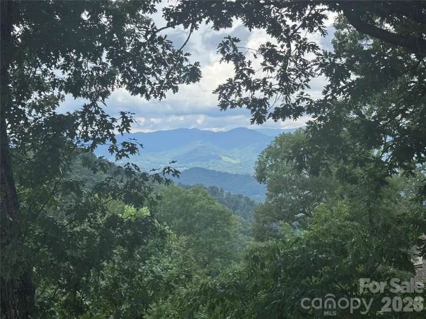 10 Stoney Falls Loop, Burnsville, NC 28714.  MLS# CAR4411184, YatesRealty ID 27036. 