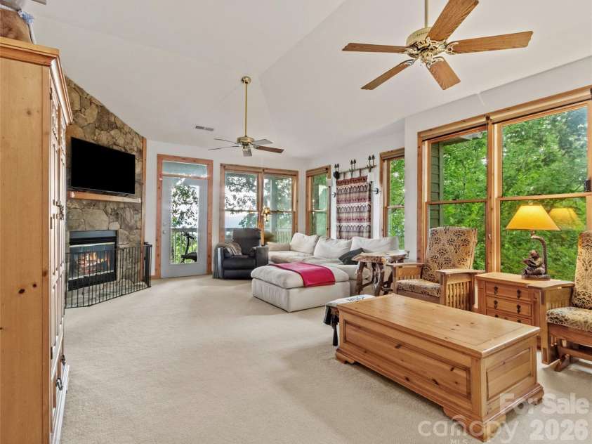 10 Stoney Falls Loop, Burnsville, NC 28714.  MLS# CAR4411184, YatesRealty ID 27036. 