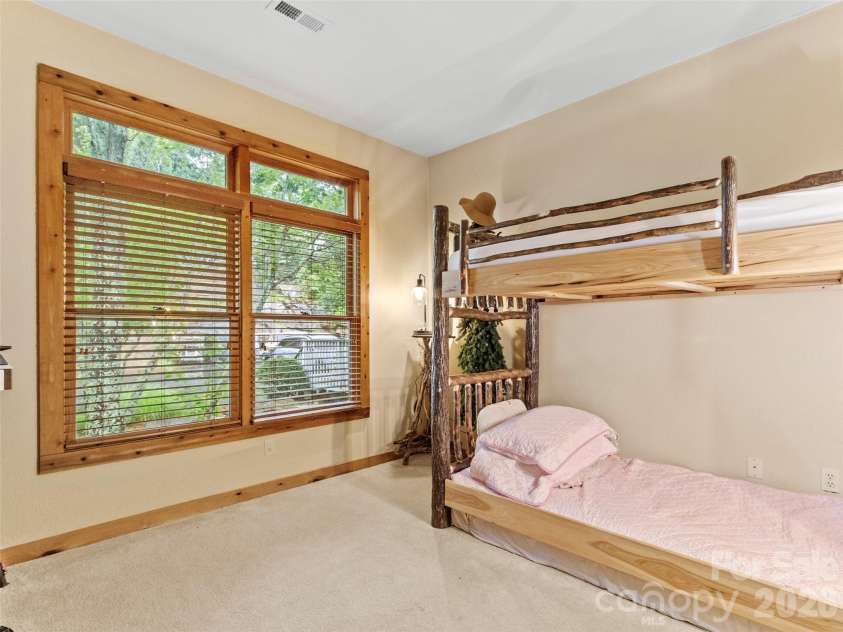 10 Stoney Falls Loop, Burnsville, NC 28714.  MLS# CAR4411184, YatesRealty ID 27036. 