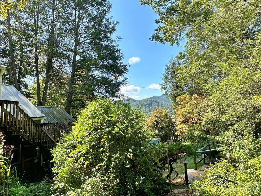 324 Buzzards Roost Road, Cullowhee, NC 28723.  MLS# CAR4073745, YatesRealty ID 27036. 