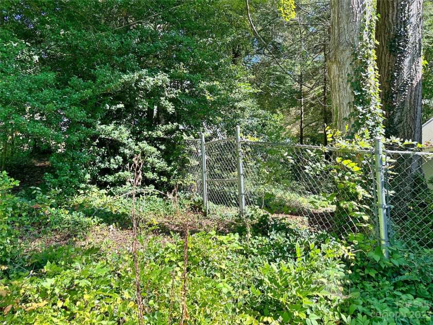 324 Buzzards Roost Road, Cullowhee, NC 28723.  MLS# CAR4073745, YatesRealty ID 27036. 