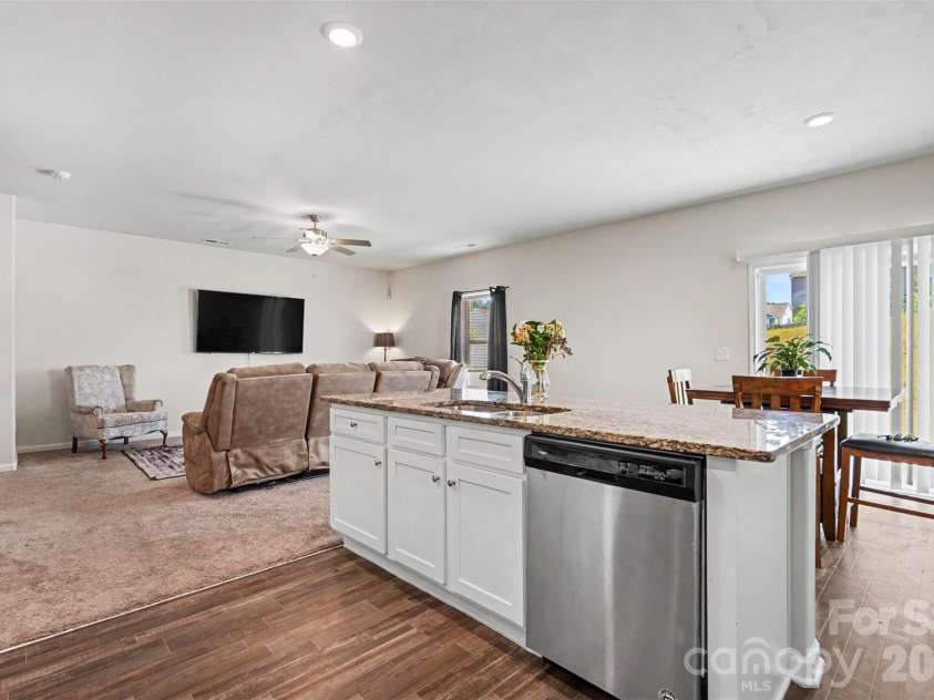 1112 Creedmore Court, Charlotte, NC 28215.  MLS# CAR4385093, YatesRealty ID 27037. 