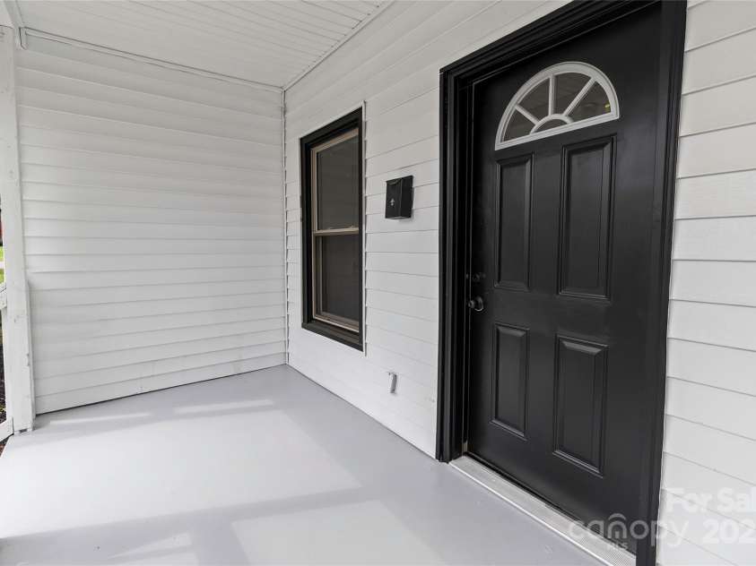 501 Apple Street, Gastonia, NC 28054.  MLS# CAR4280704, YatesRealty ID 27039. 