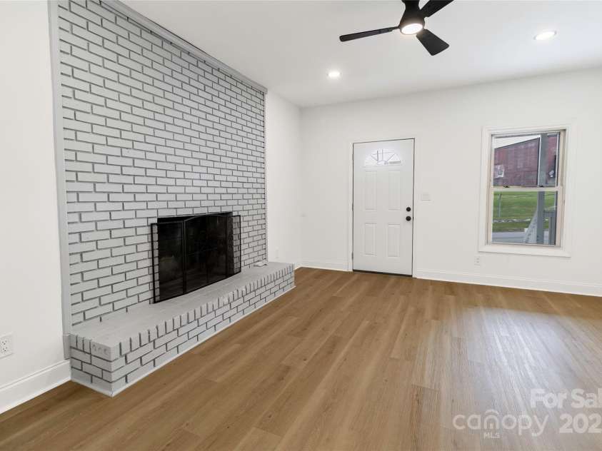501 Apple Street, Gastonia, NC 28054.  MLS# CAR4280704, YatesRealty ID 27039. 