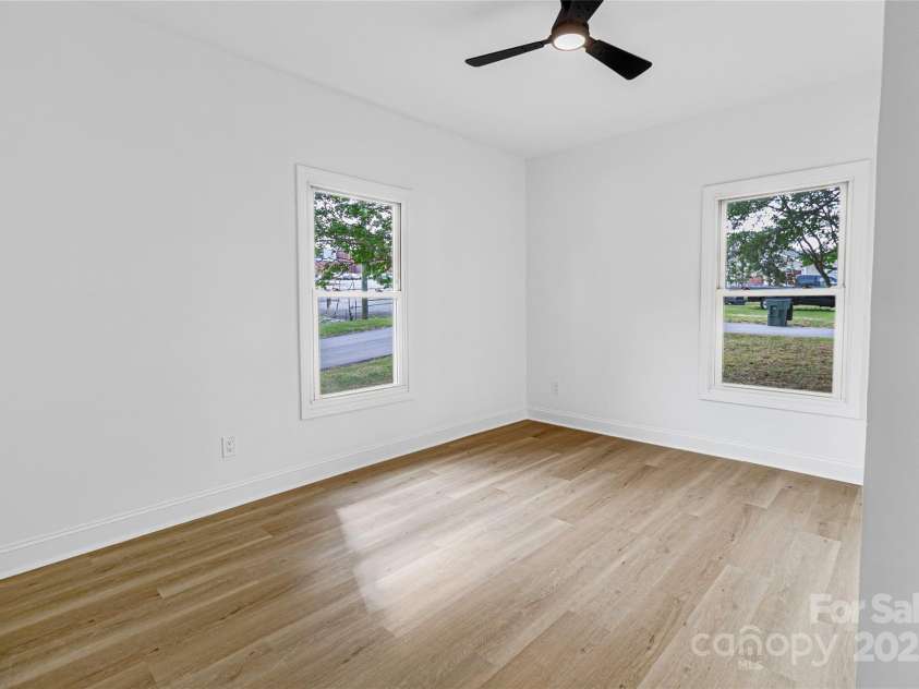 501 Apple Street, Gastonia, NC 28054.  MLS# CAR4280704, YatesRealty ID 27039. 