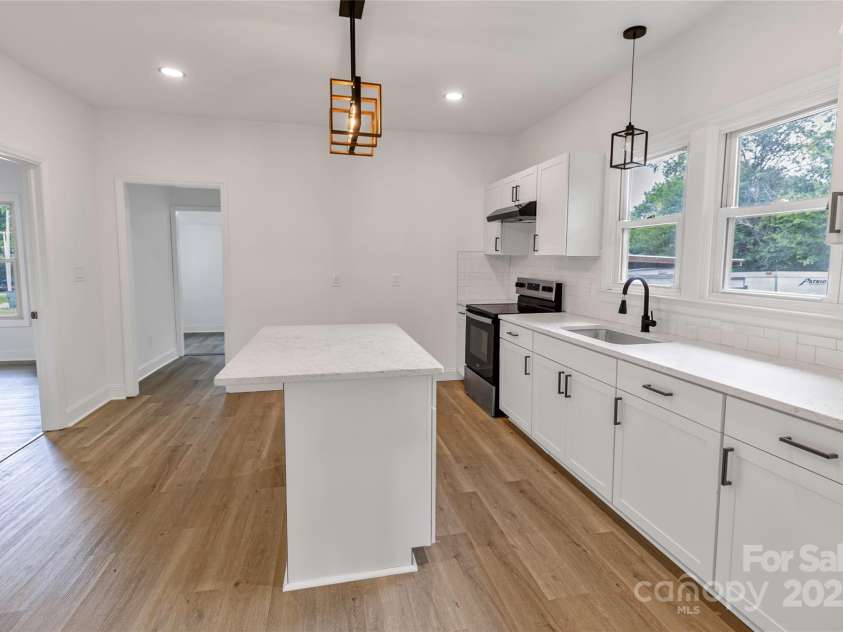 501 Apple Street, Gastonia, NC 28054.  MLS# CAR4280704, YatesRealty ID 27039. 
