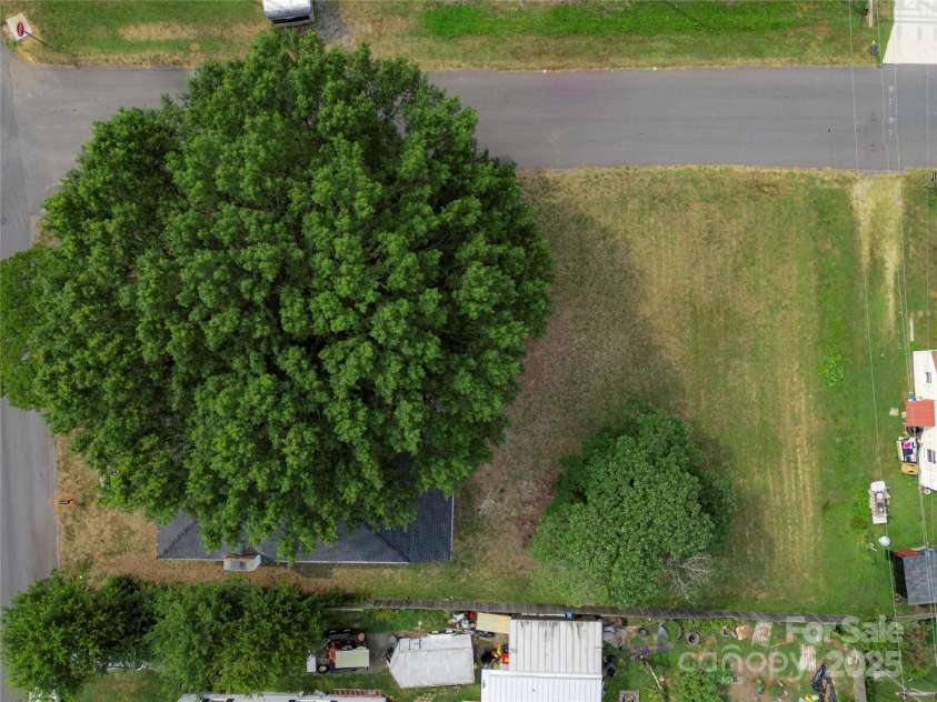 501 Apple Street, Gastonia, NC 28054.  MLS# CAR4280704, YatesRealty ID 27039. 