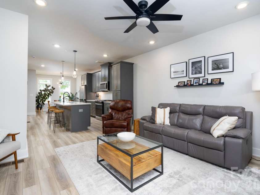 5018 Tiny Lane, Charlotte, NC 28203.  MLS# CAR4381523, YatesRealty ID 27040. 