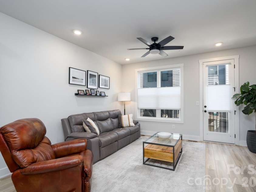5018 Tiny Lane, Charlotte, NC 28203.  MLS# CAR4381523, YatesRealty ID 27040. 
