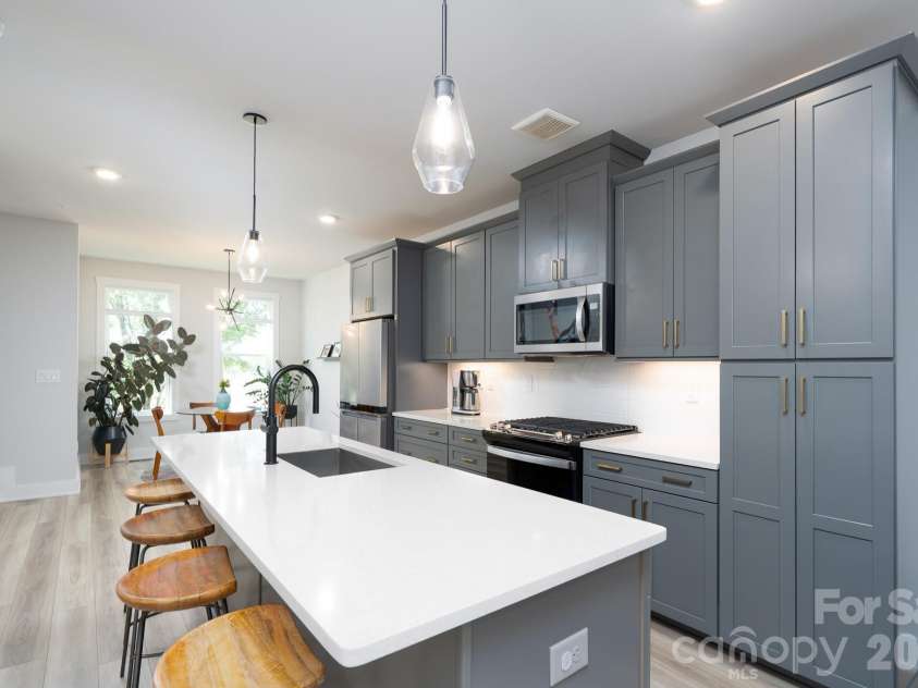 5018 Tiny Lane, Charlotte, NC 28203.  MLS# CAR4381523, YatesRealty ID 27040. 