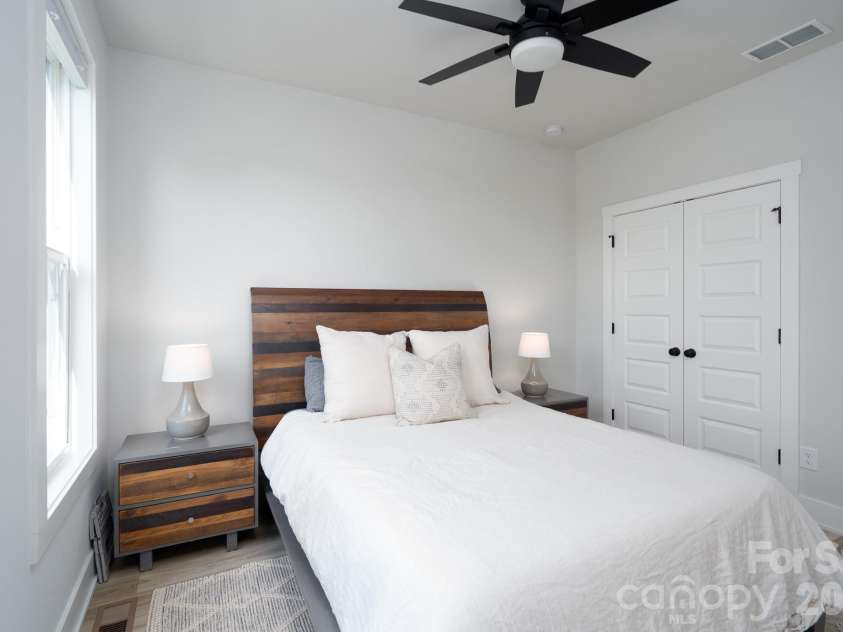 5018 Tiny Lane, Charlotte, NC 28203.  MLS# CAR4381523, YatesRealty ID 27040. 