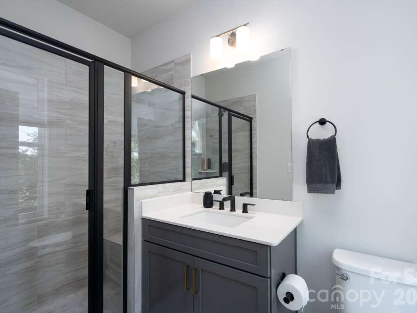 5018 Tiny Lane, Charlotte, NC 28203.  MLS# CAR4381523, YatesRealty ID 27040. 