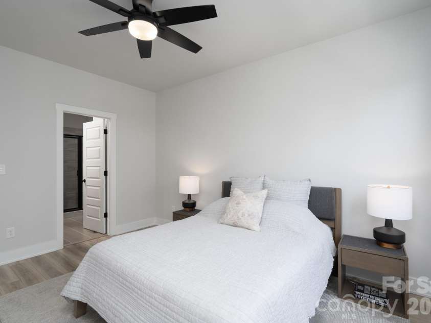 5018 Tiny Lane, Charlotte, NC 28203.  MLS# CAR4381523, YatesRealty ID 27040. 