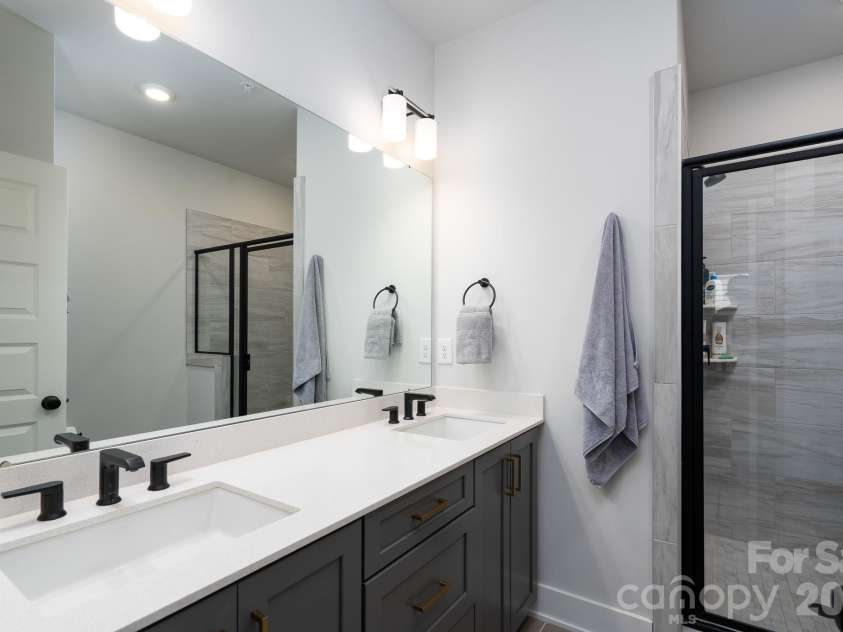 5018 Tiny Lane, Charlotte, NC 28203.  MLS# CAR4381523, YatesRealty ID 27040. 