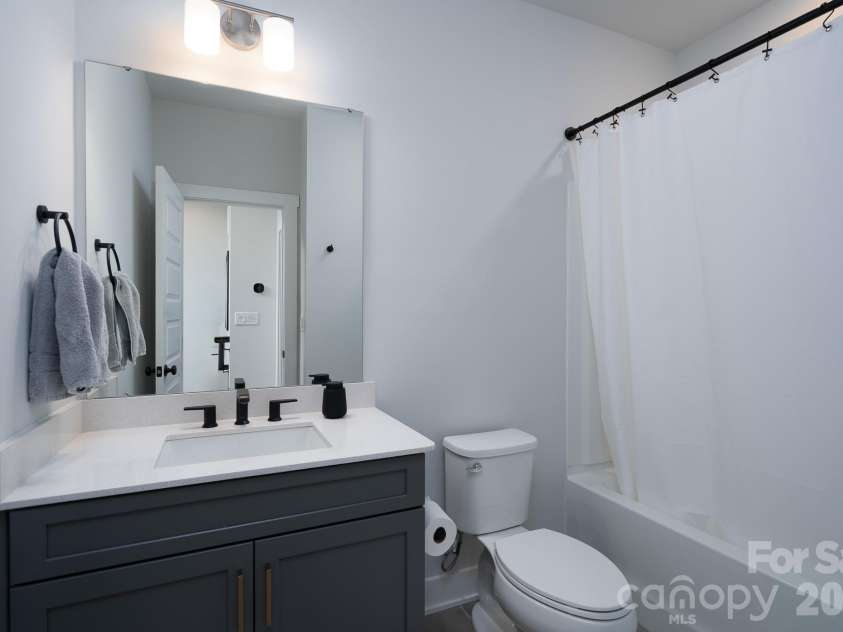 5018 Tiny Lane, Charlotte, NC 28203.  MLS# CAR4381523, YatesRealty ID 27040. 