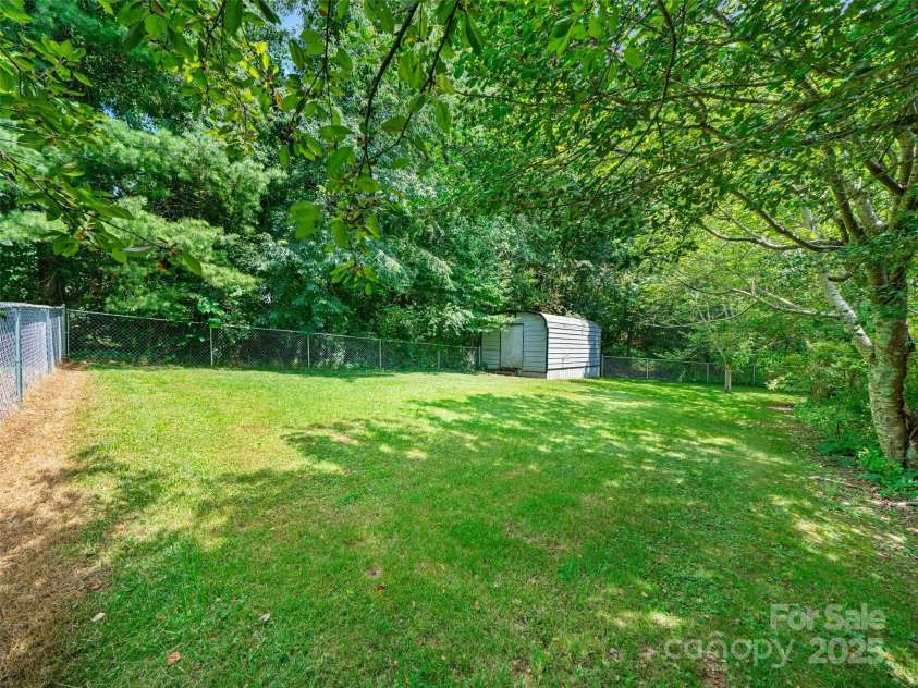 12 Robertson Street, Burnsville, NC 28714.  MLS# CAR4281124, YatesRealty ID 27041. 