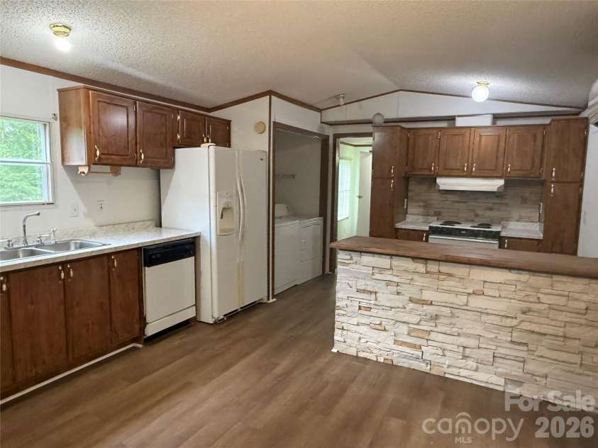 4956 CRAWLEY DALE Street, Morganton, NC 28655.  MLS# CAR4379908, YatesRealty ID 27041. 