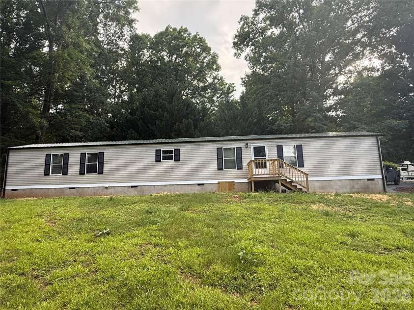 4956 CRAWLEY DALE Street, Morganton, NC 28655.  MLS# CAR4379908, YatesRealty ID 27041. 