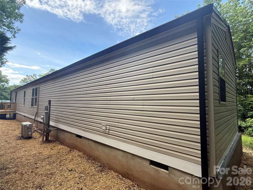 4956 CRAWLEY DALE Street, Morganton, NC 28655.  MLS# CAR4379908, YatesRealty ID 27041. 